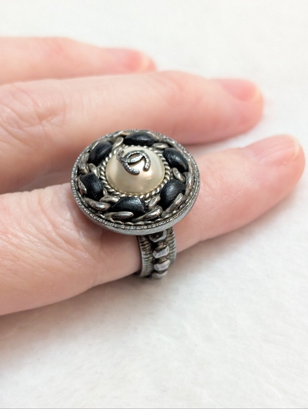 Vintage CHANEL cc stamped ruthenium Ring size US 6.5 with COA - Picture 4 of 9